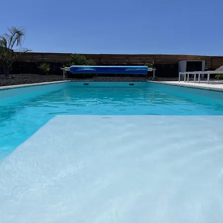 Valentina, Piscine Chauffee Et Serenite 라하레스