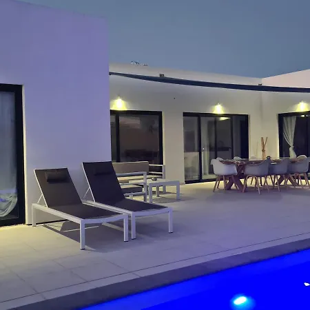 Valentina, Piscine Chauffee Et Serenite لاجاريس