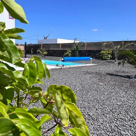 Valentina, Piscine Chauffee Et Serenite * لاجاريس