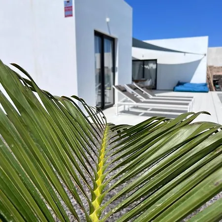 Valentina, Piscine Chauffee Et Serenite Lajares