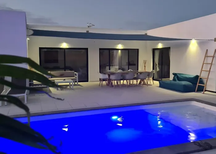 Valentina, Piscine Chauffee Et Serenite Lajares