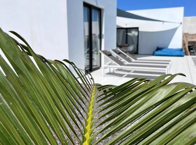 Valentina, Piscine Chauffee Et Serenite Lajares