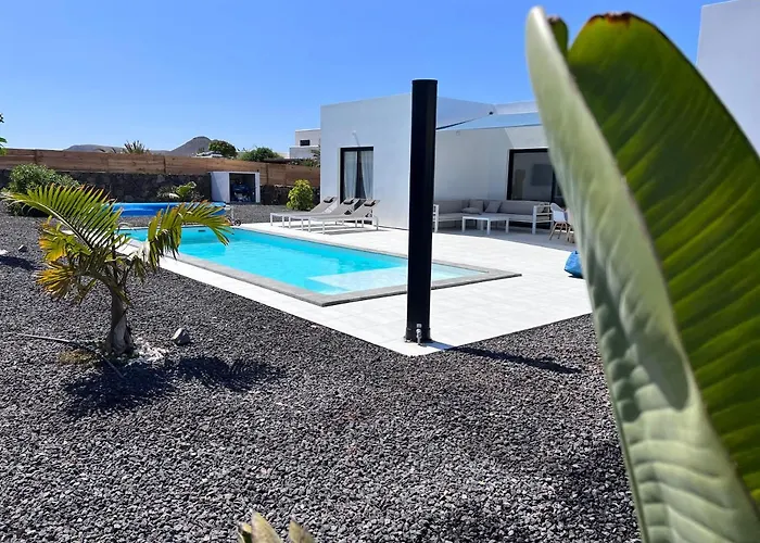 Valentina, Piscine Chauffee Et Serenite Lajares