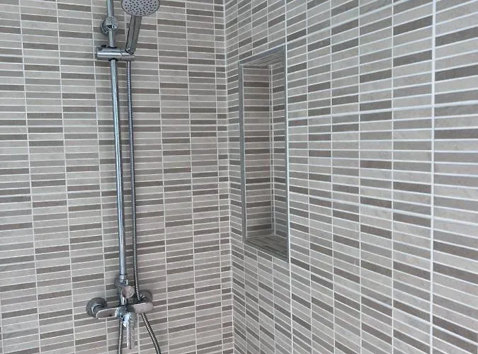 Valentina, Piscine Chauffee Et Serenite